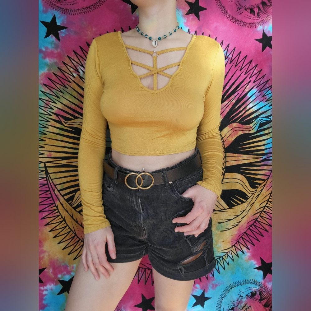 STREETWEAR SOCIETY - Fancy Long Sleeve Crop Top